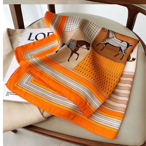 ❤️Equine Satin Silk Head Scarf / Neck scarf - vintage style horse print - Picture 8 of 8